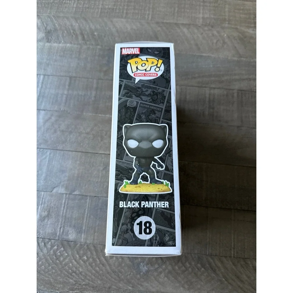 Black Panther Marvel Funko Pop collection figure with comic book  #18
